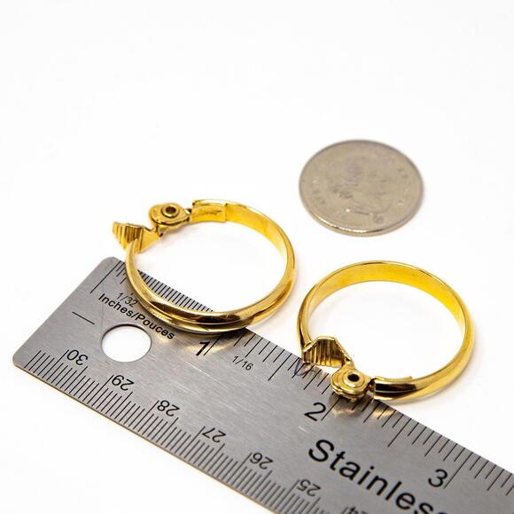 Vintage Signed Monet Classic Hoop Dangle Clip On Earrings Gold Tone 1.25" Wide - Picture 7 of 7